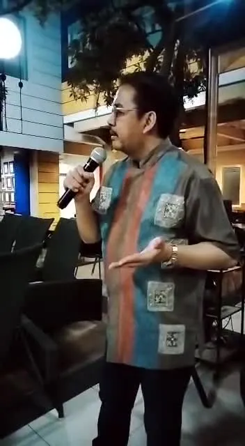 Lebaran dgn keluarga besar yg dibatasi, dari maaf- maafan berakhir ke nyanyi- nyanyian😀